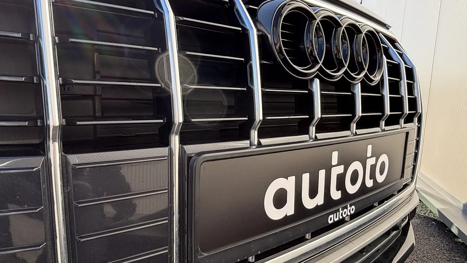 Audi Q3 2022: fotografija 22