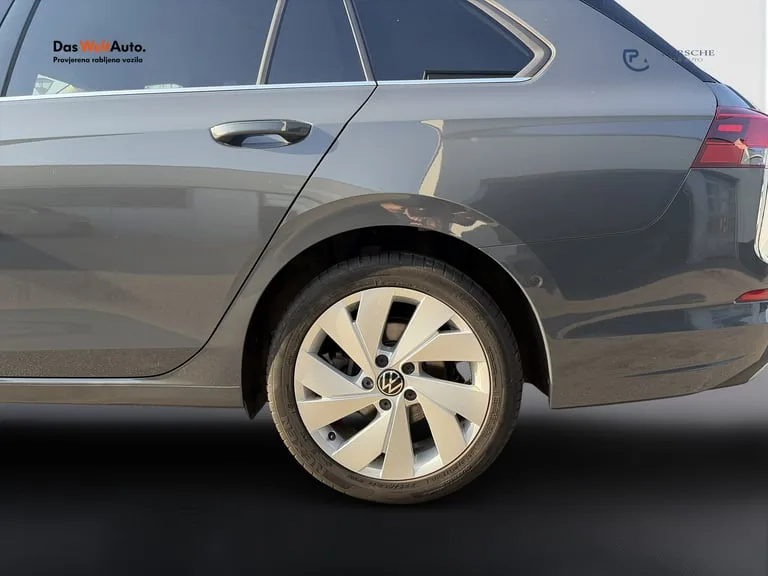 Volkswagen Golf 2023: fotografija 21