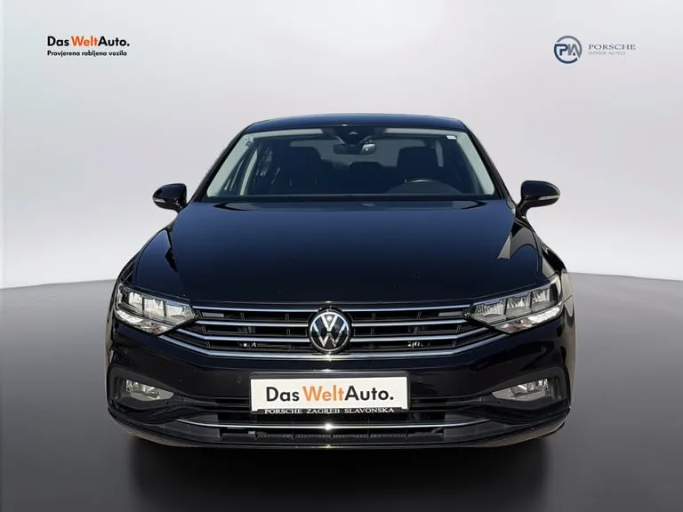 Volkswagen Passat B8 2021: fotografija 2