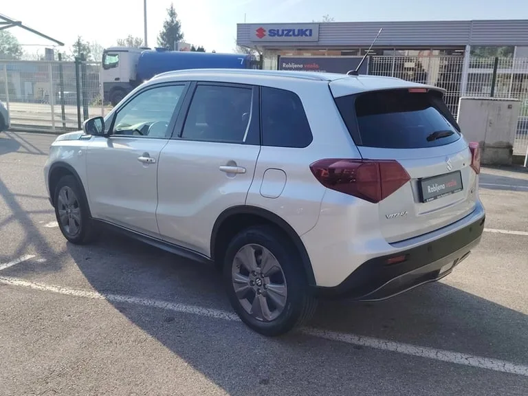 Suzuki Vitara 2026: fotografija 2