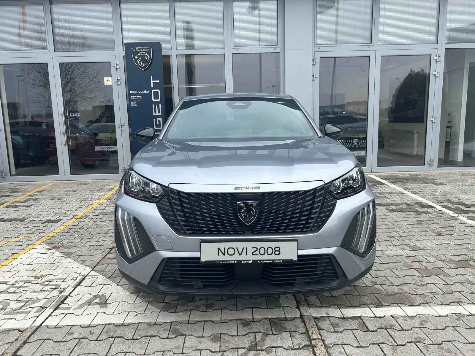 Peugeot 2008 2025: fotografija 2