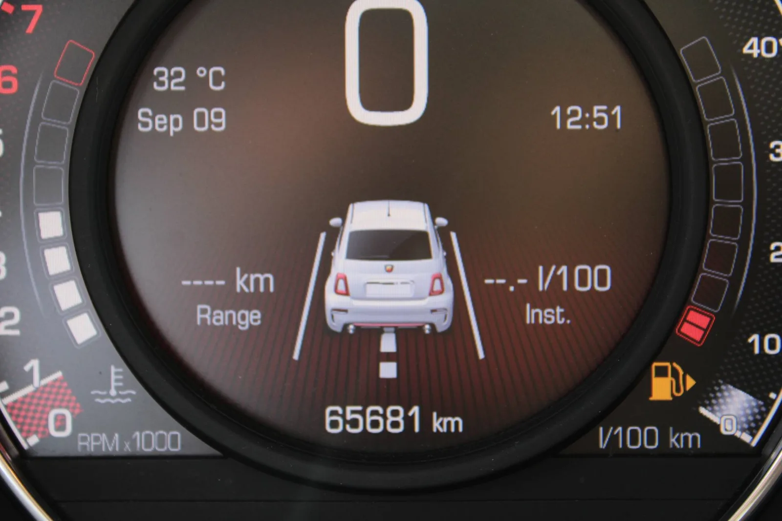 Abarth 695 2021 – fotografija 20