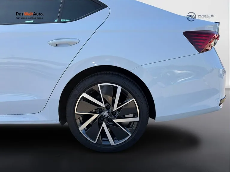 Škoda Octavia 2025: fotografija 21