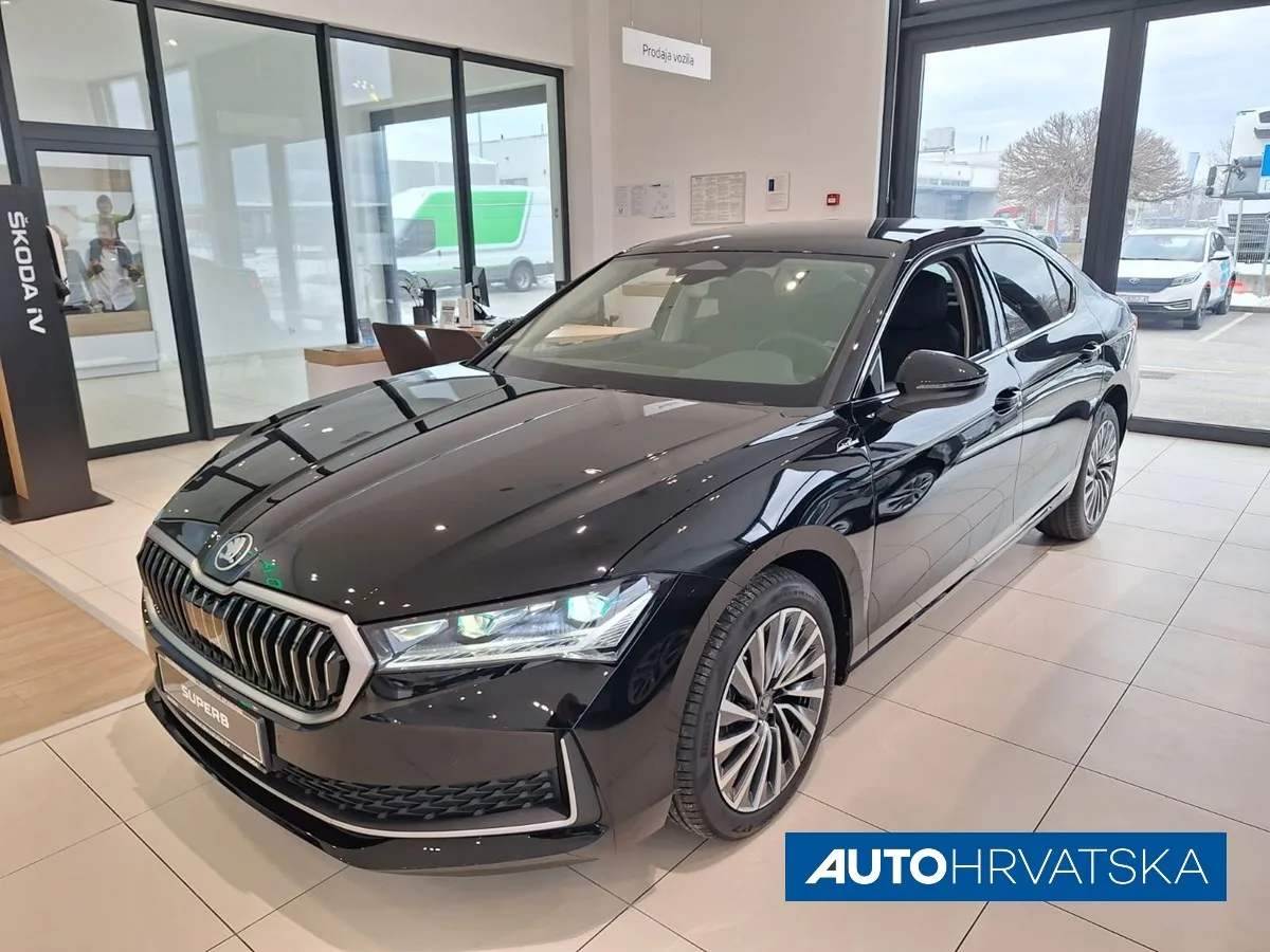 Škoda Superb 2025: fotografija 1