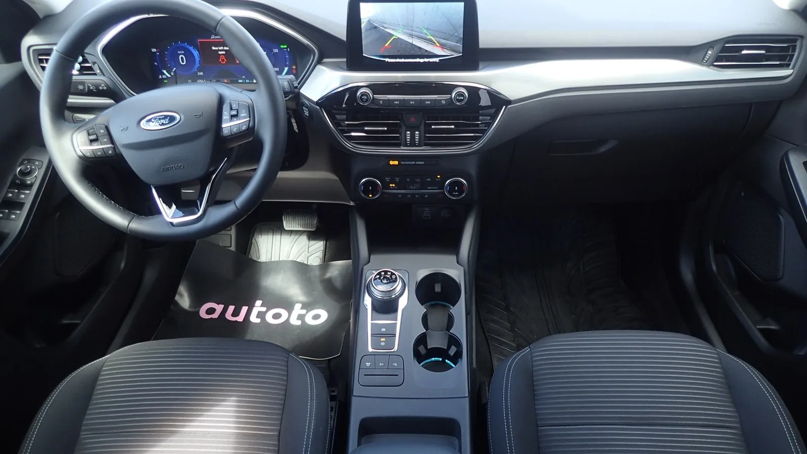 Ford Kuga 2023: fotografija 2