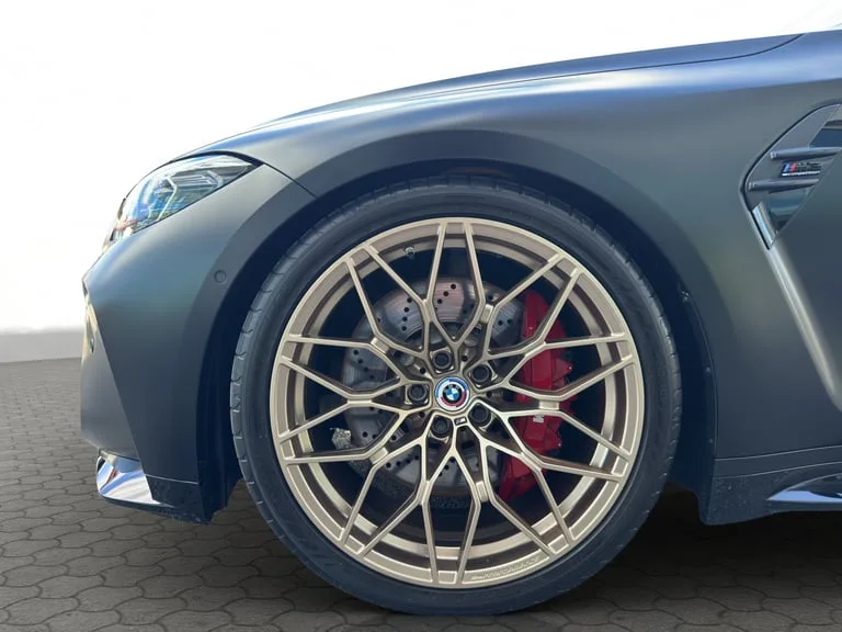 BMW M3 2023: fotografija 19