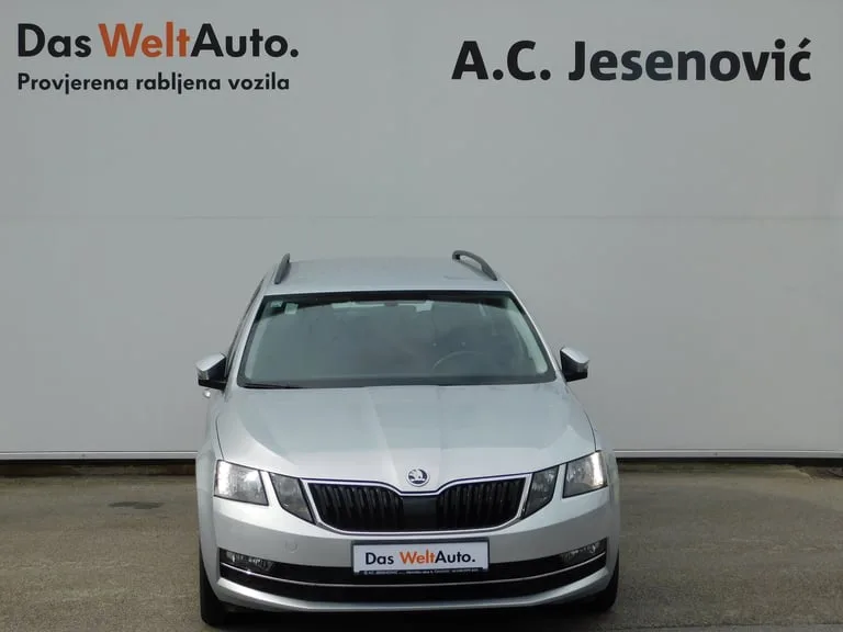 Škoda Octavia Combi 2018: fotografija 2