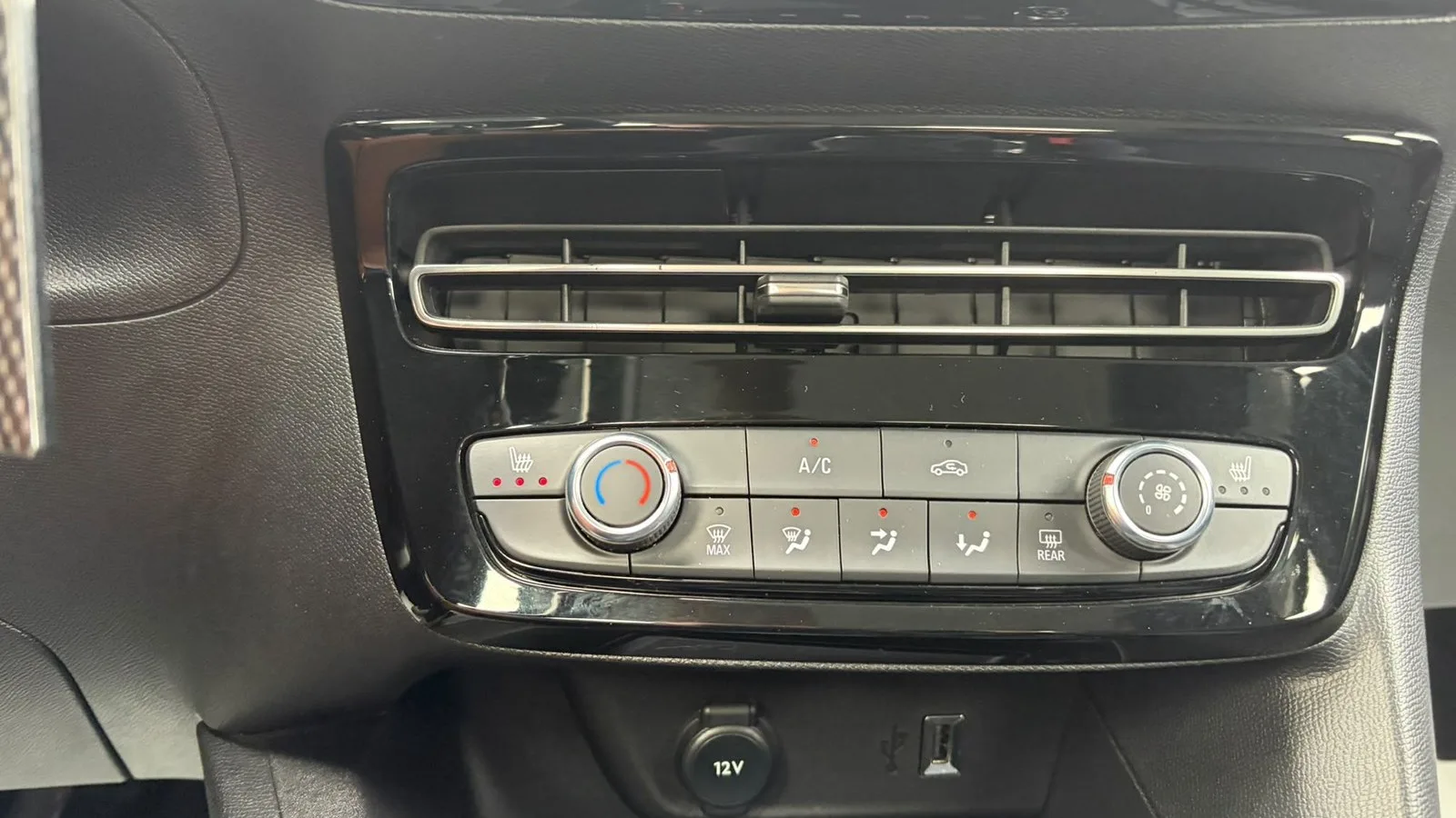 Opel Mokka 2023 – fotografija 16
