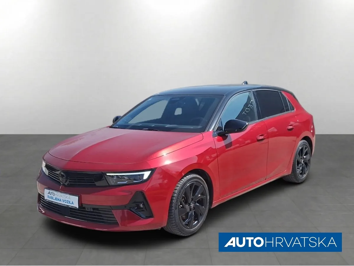 Opel Astra 2022: fotografija 1