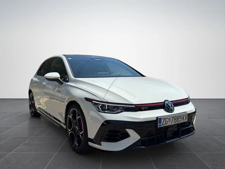 Volkswagen Golf VIII 2026: fotografija 2