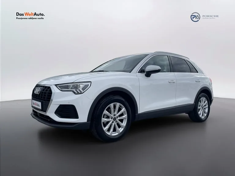 Audi Q3 2021: fotografija 1
