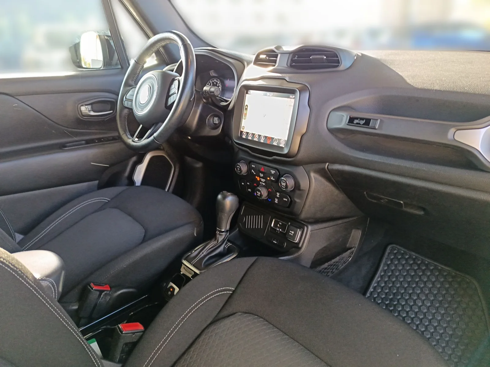 Jeep Renegade 2022 – fotografija 21