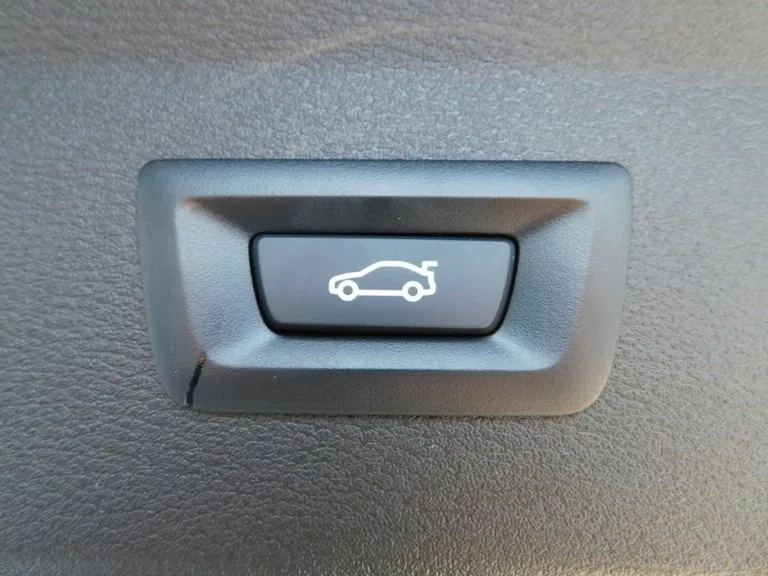 BMW X1 2022: fotografija 16