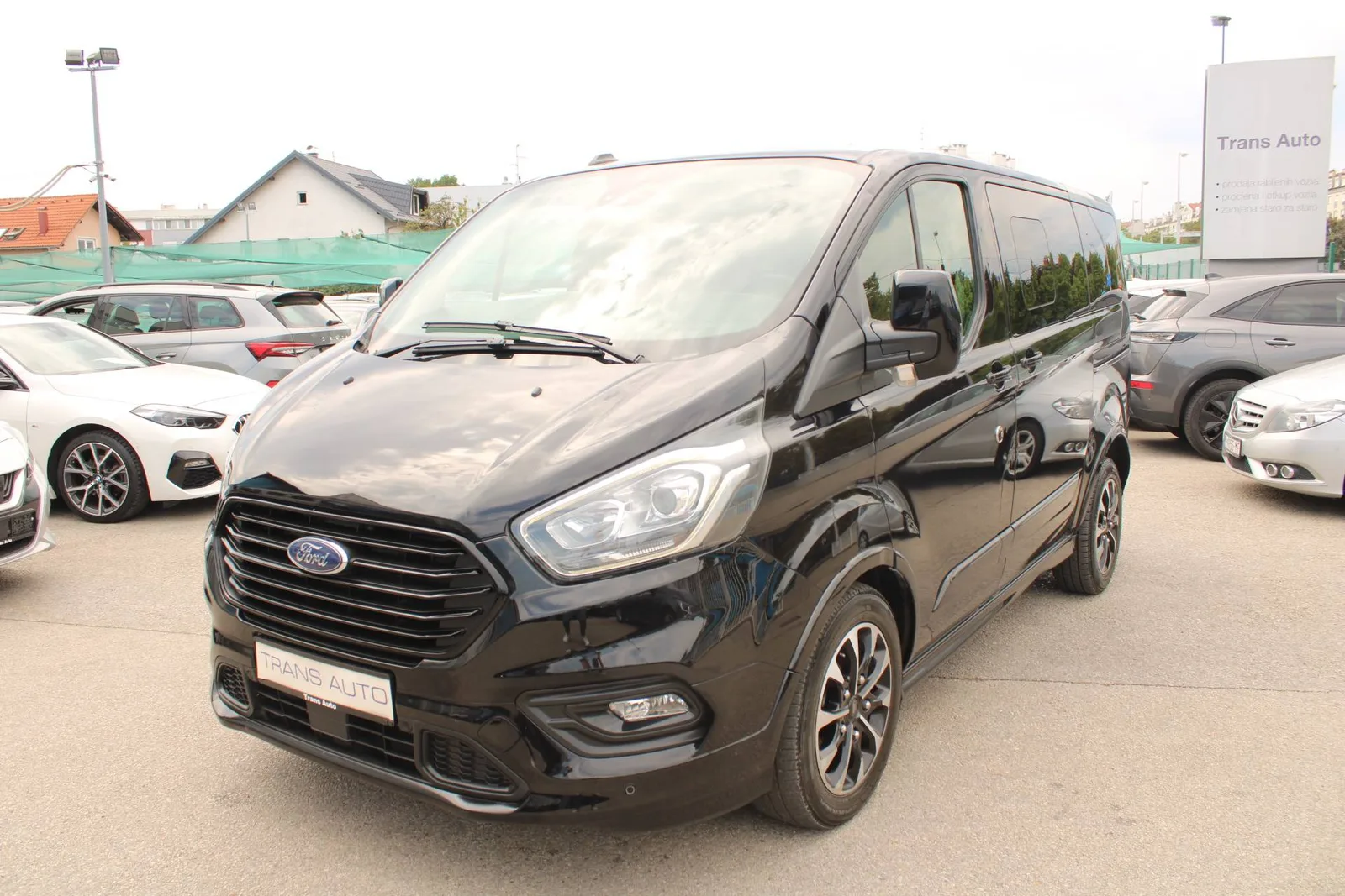 Ford Tourneo 2024 – fotografija 1