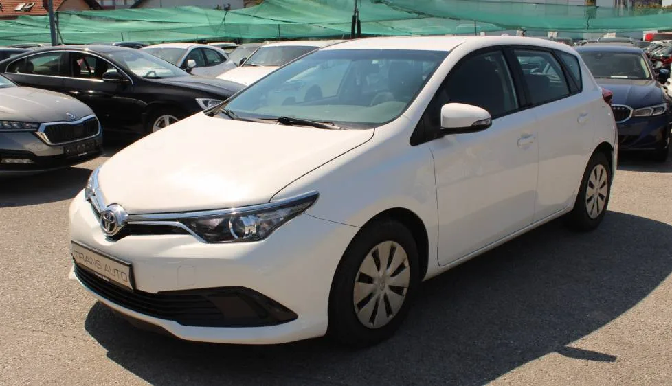 Toyota Auris 2016 – fotografija 1