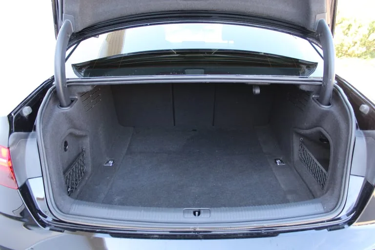 Audi A4 2022: fotografija 14