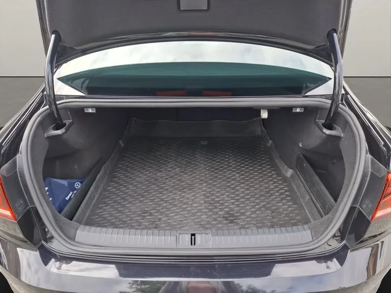 Volkswagen Passat B8 2021: fotografija 22