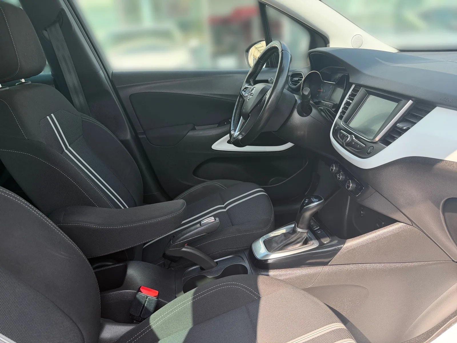 Opel Crossland X 2022: fotografija 24