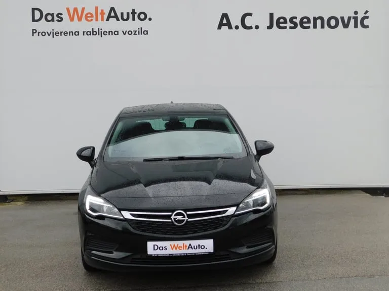 Opel Astra 2018: fotografija 2