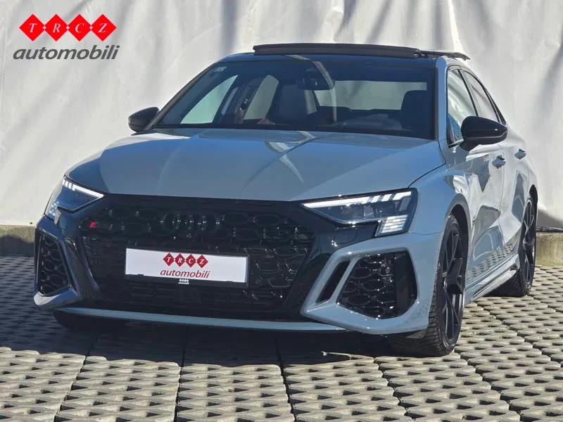 Audi RS3 2024: fotografija 2