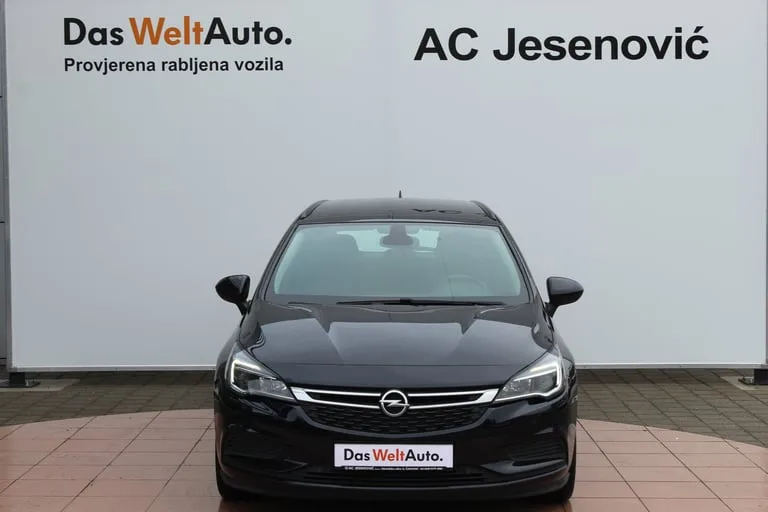 Opel Astra 2019: fotografija 2