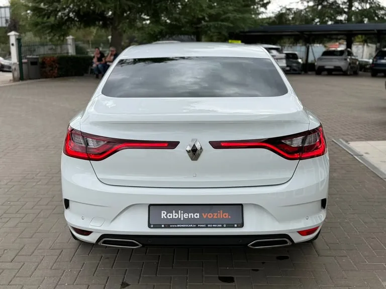 Renault Megane 2025: fotografija 2