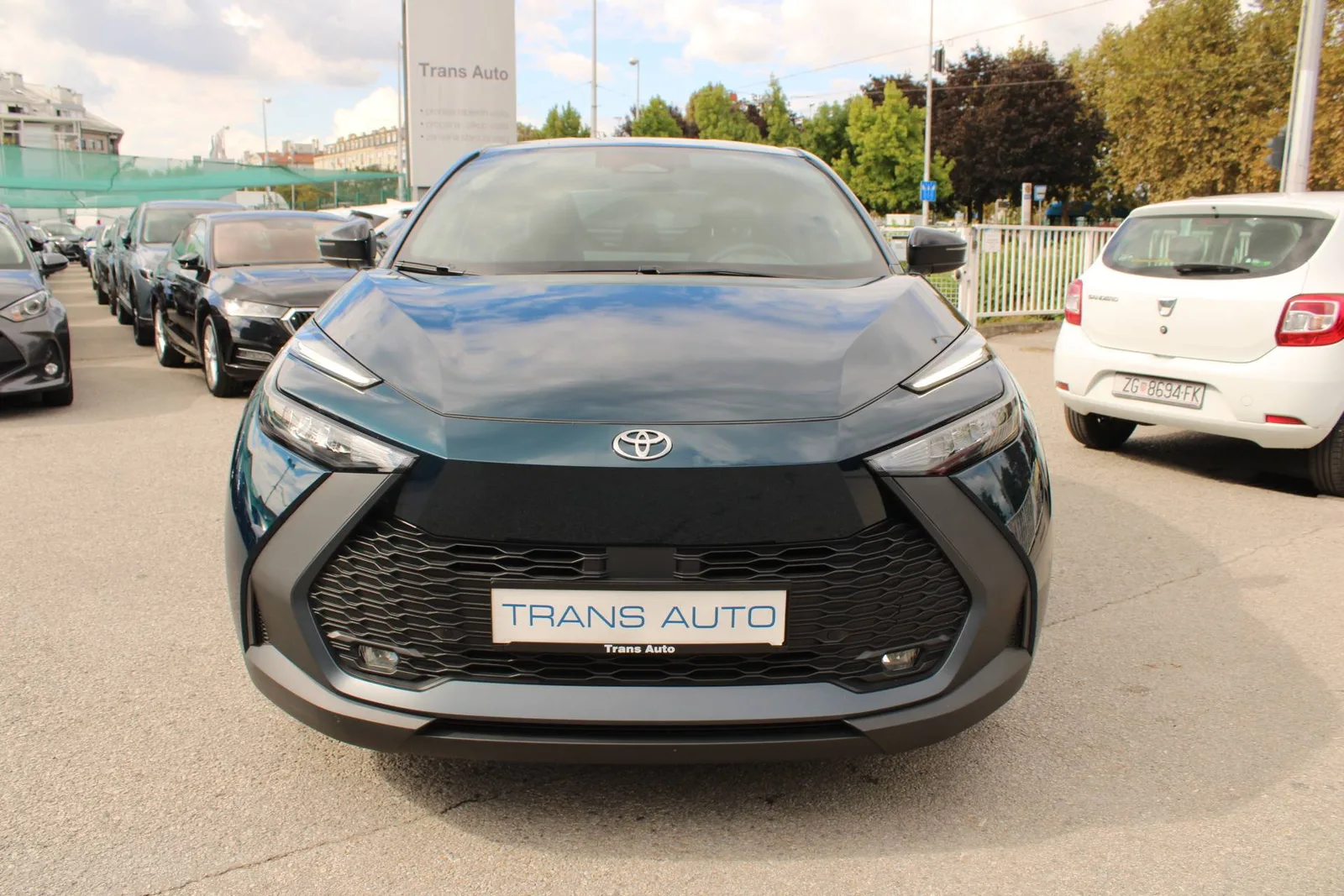 Toyota C-HR 2025: fotografija 2