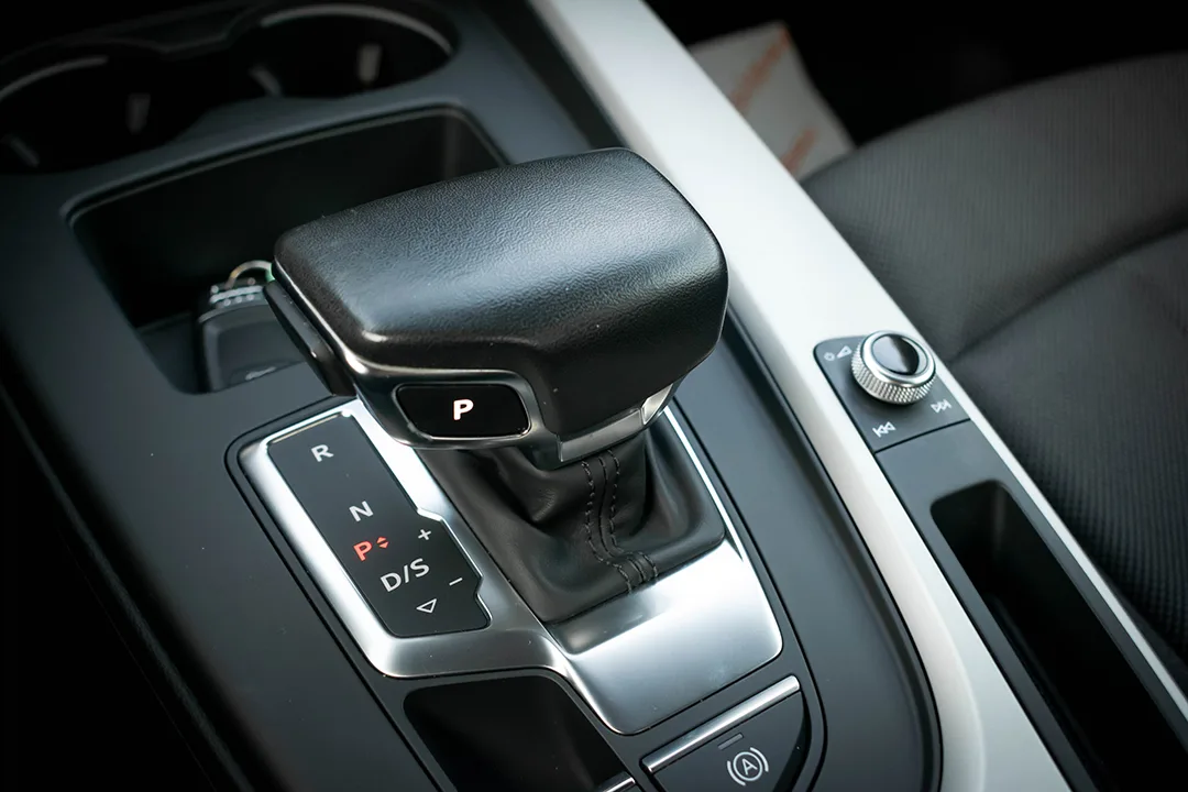 Audi A4 2023: fotografija 18
