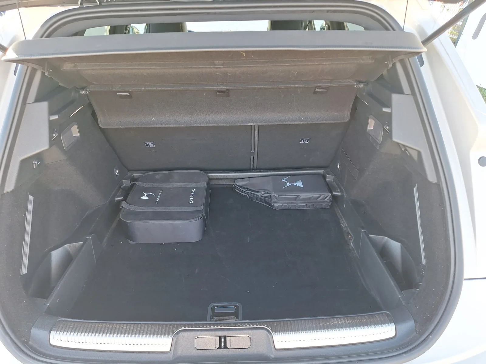 DS Automobiles DS7 2023 – fotografija 15