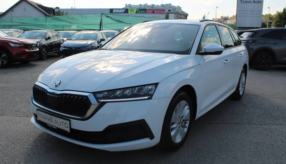 Škoda Octavia Combi 2023 – fotografija 1