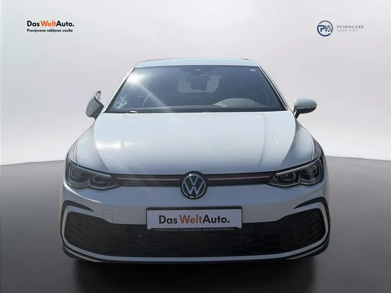 Volkswagen Golf 2024: fotografija 2