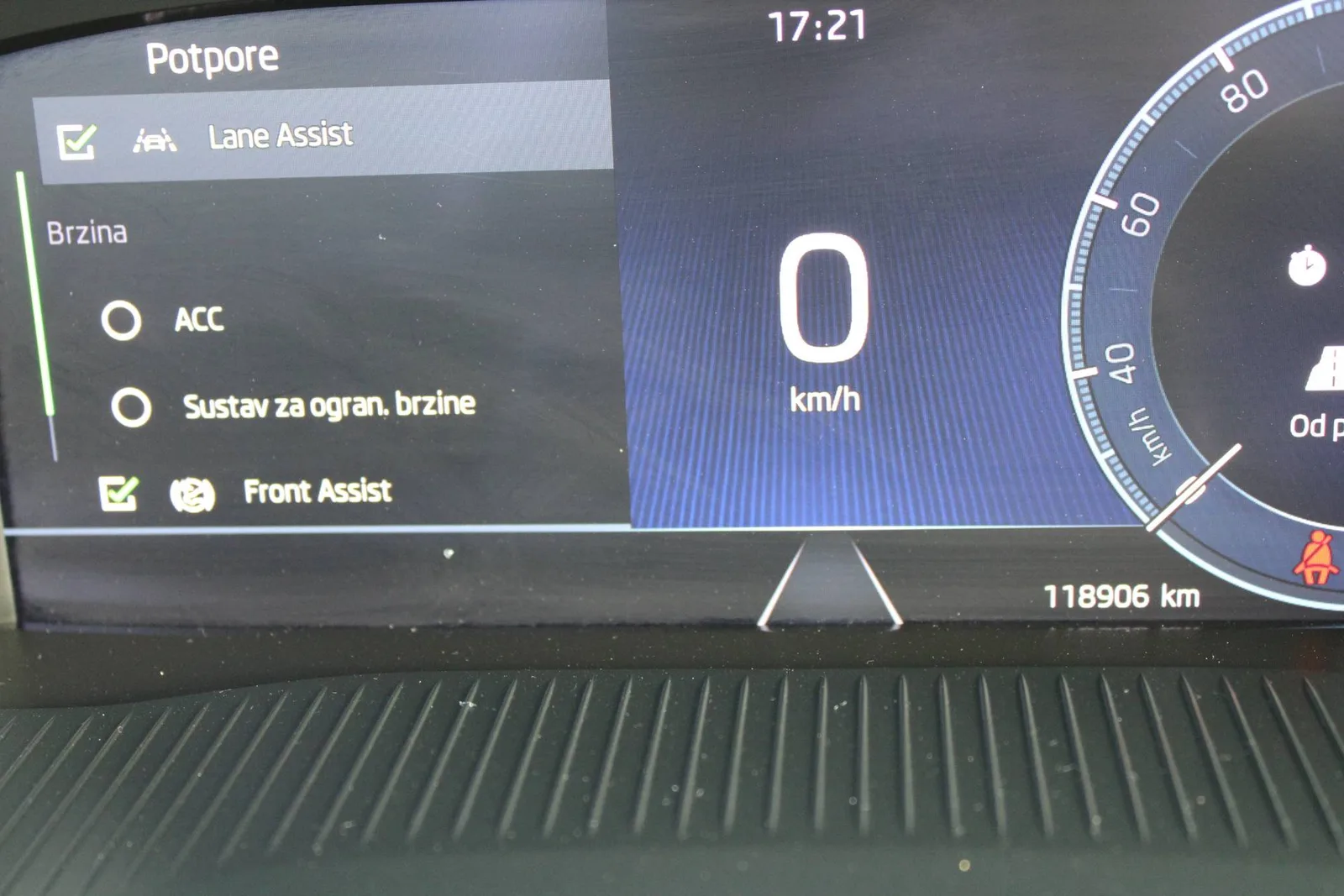 Škoda Octavia 2022 – fotografija 20
