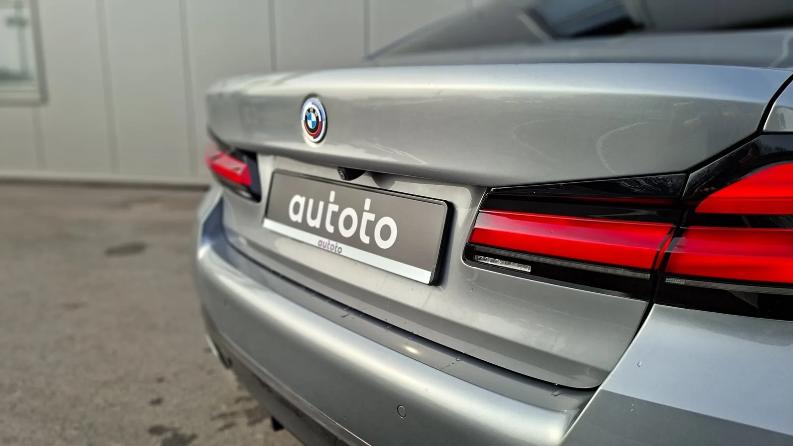 BMW Serija 5 2023: fotografija 24