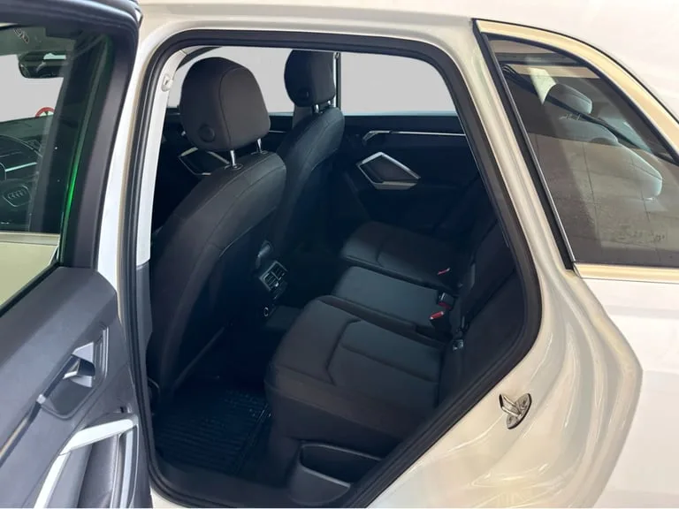Audi Q3 2019: fotografija 12