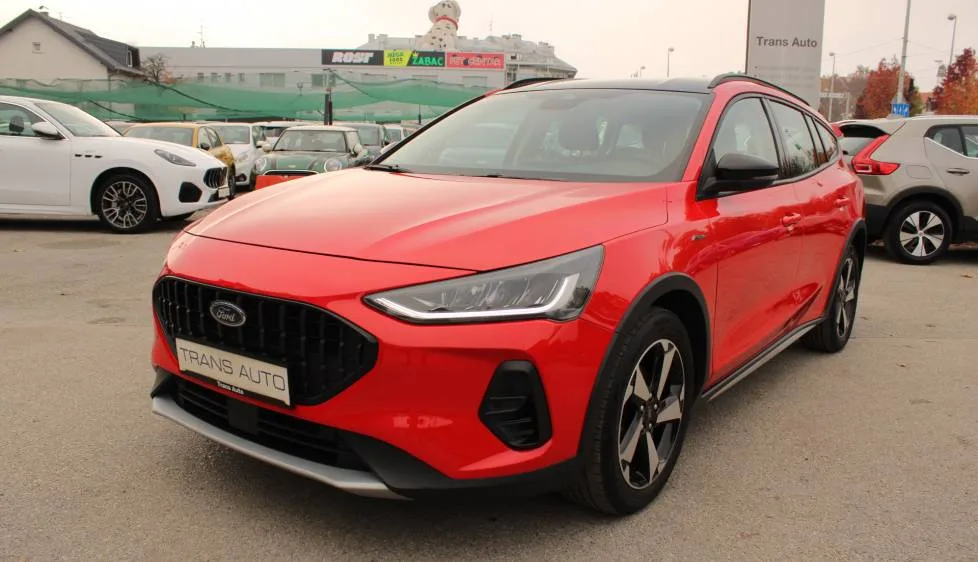 Ford Focus 2022: fotografija 1
