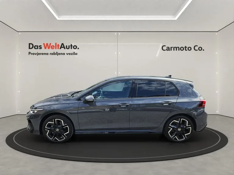 Volkswagen Golf VIII 2026: fotografija 2