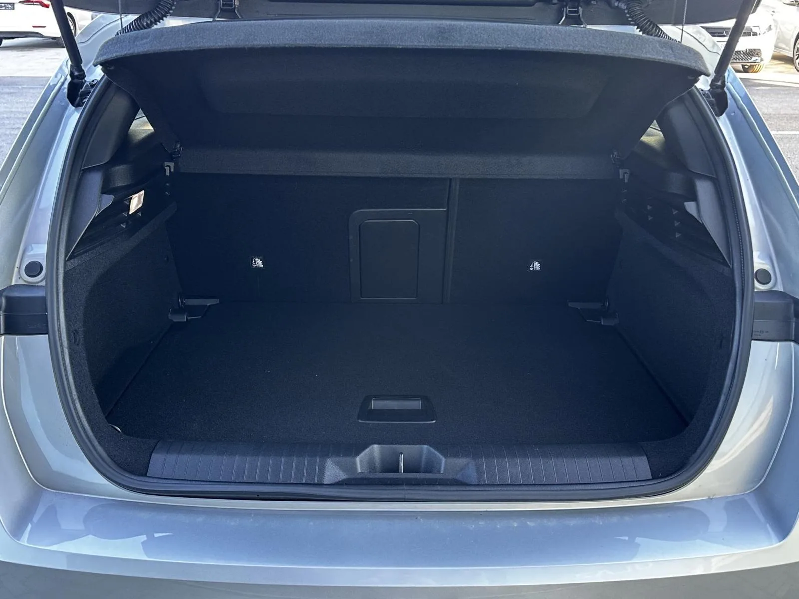 Opel Astra 2024: fotografija 18