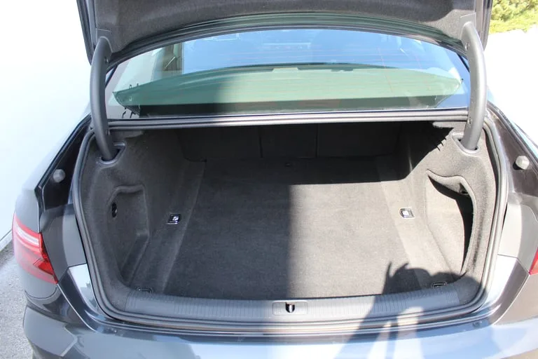 Audi A4 2022: fotografija 14