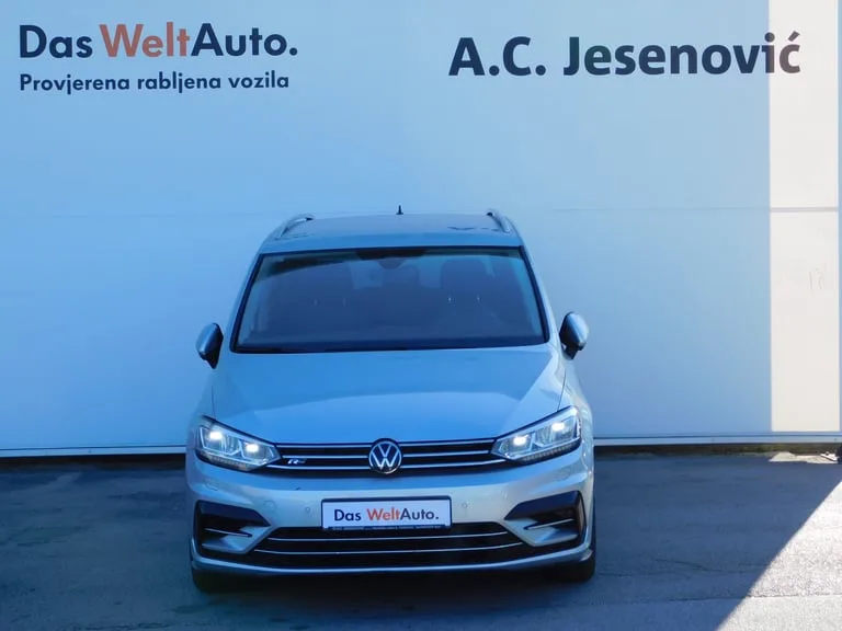 Volkswagen Touran 2023: fotografija 2