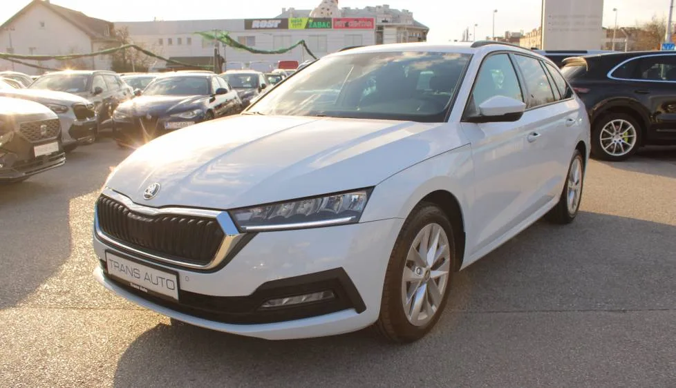 Škoda Octavia Combi 2023 – fotografija 1
