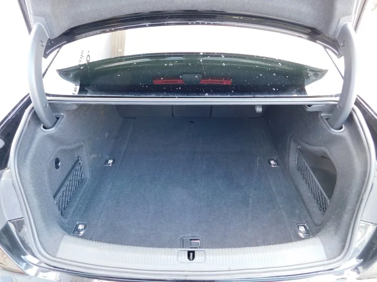 Audi A4 2023: fotografija 14