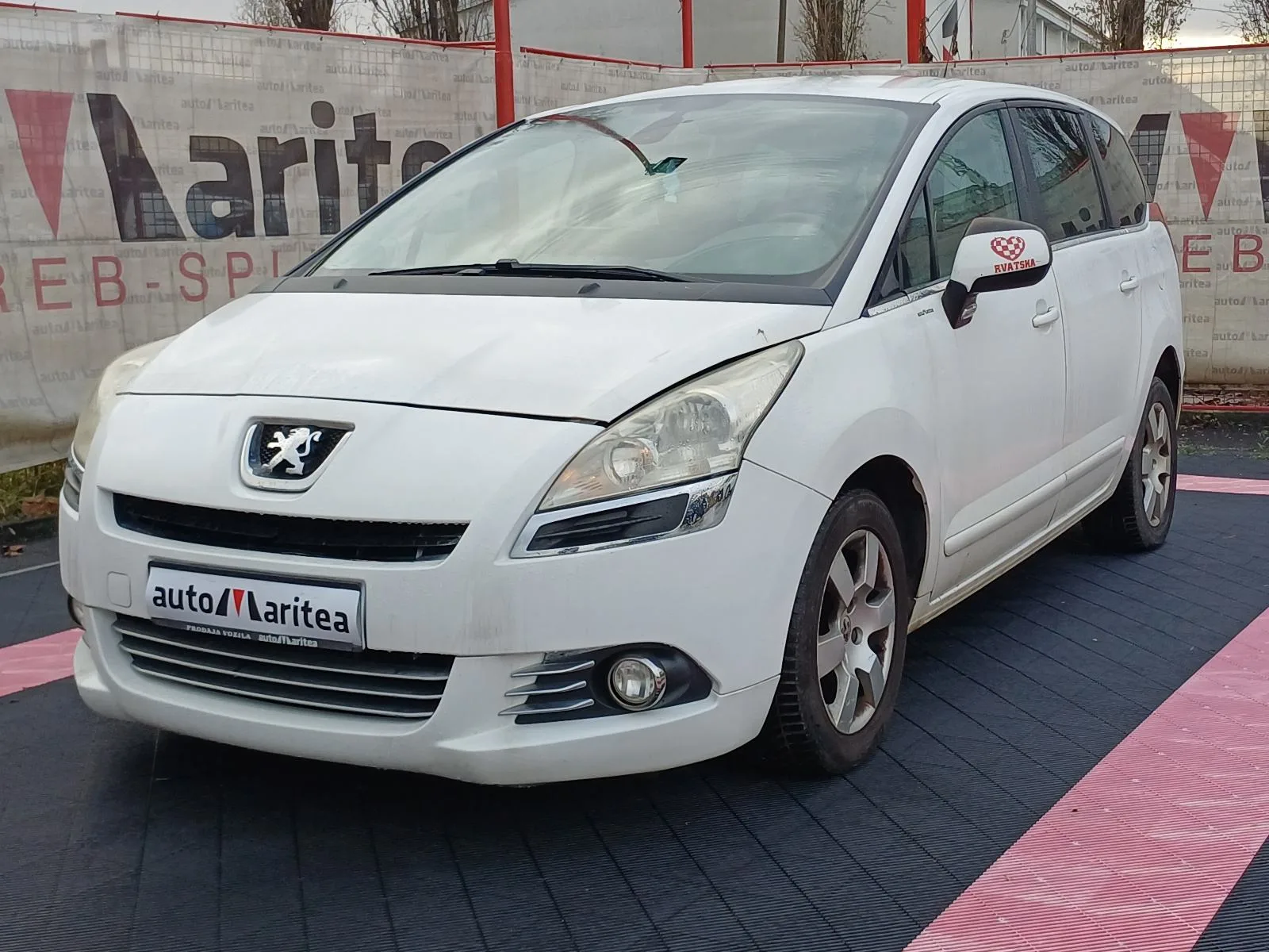 Peugeot 5008 2013 – fotografija 1