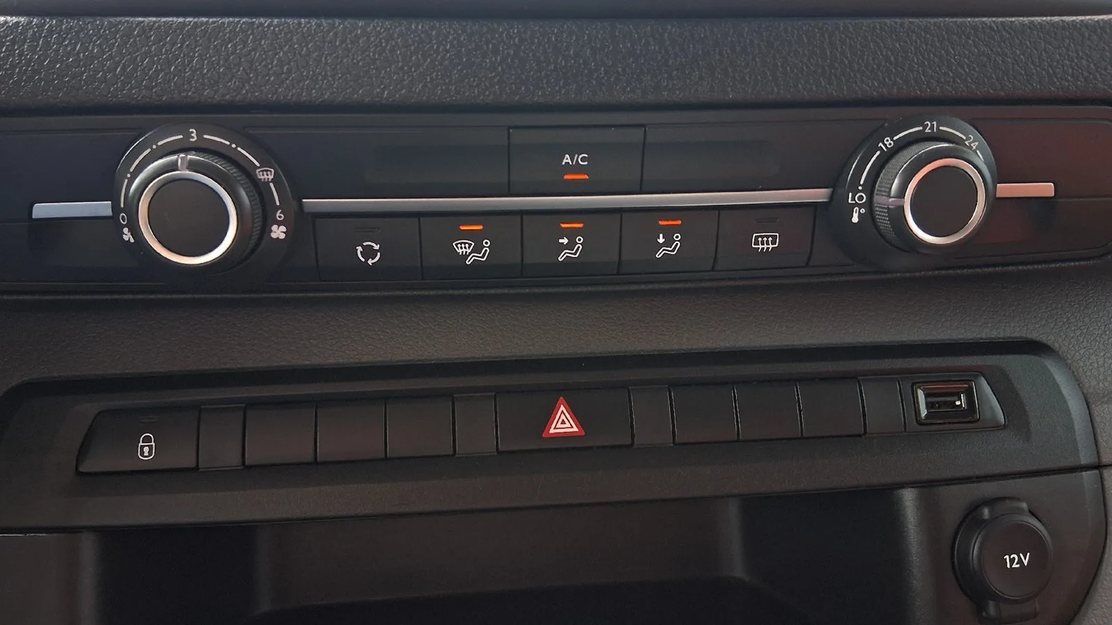 Opel Vivaro Combi 2021 – fotografija 29
