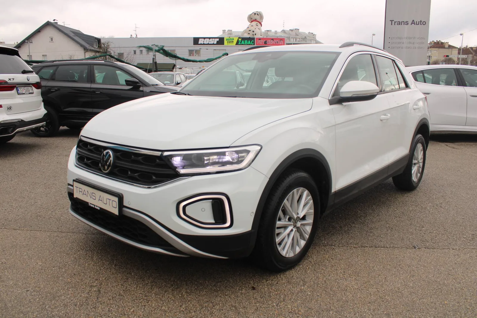 Volkswagen T-Roc 2023: fotografija 1