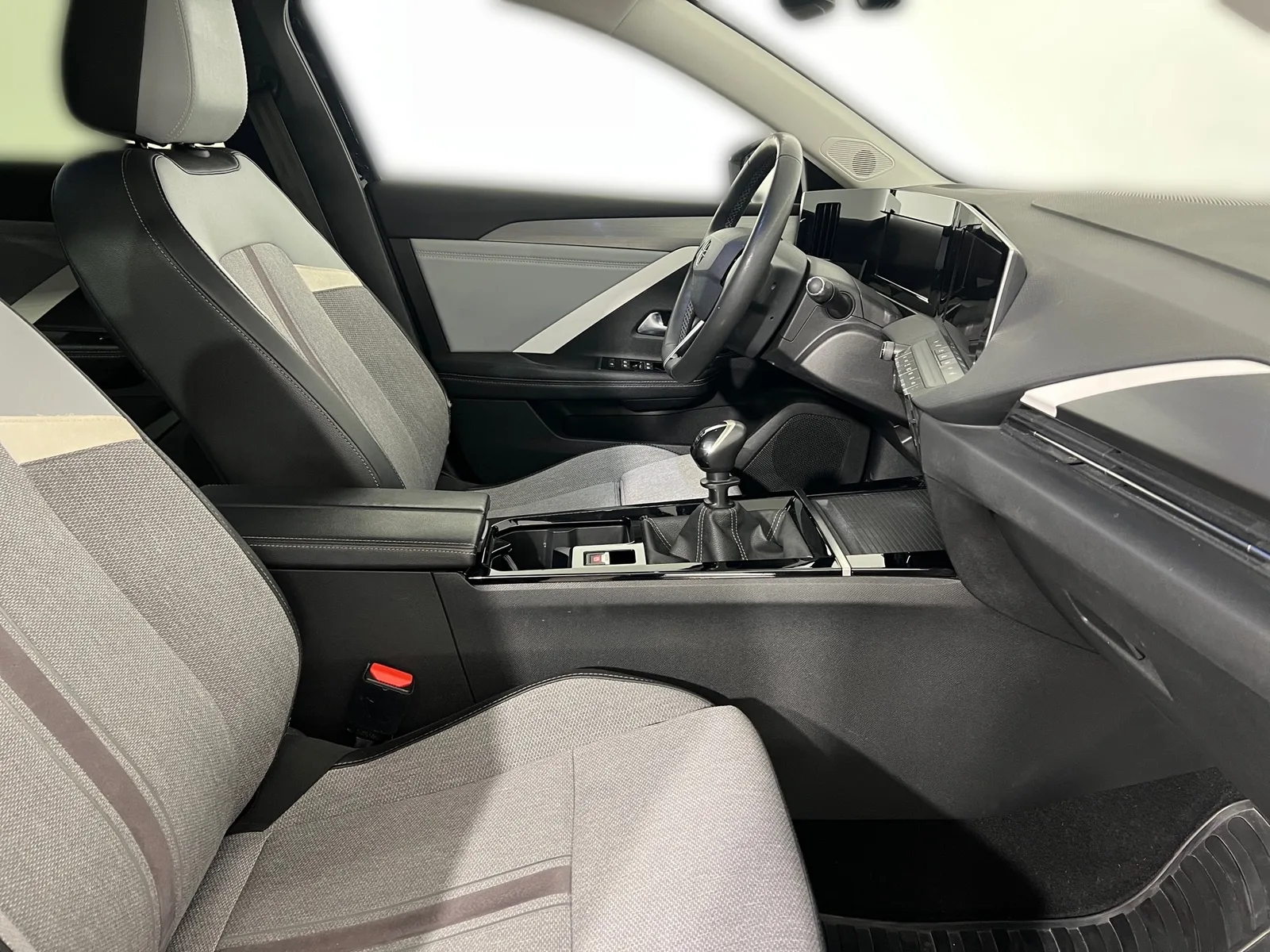 Opel Astra 2022 – fotografija 22