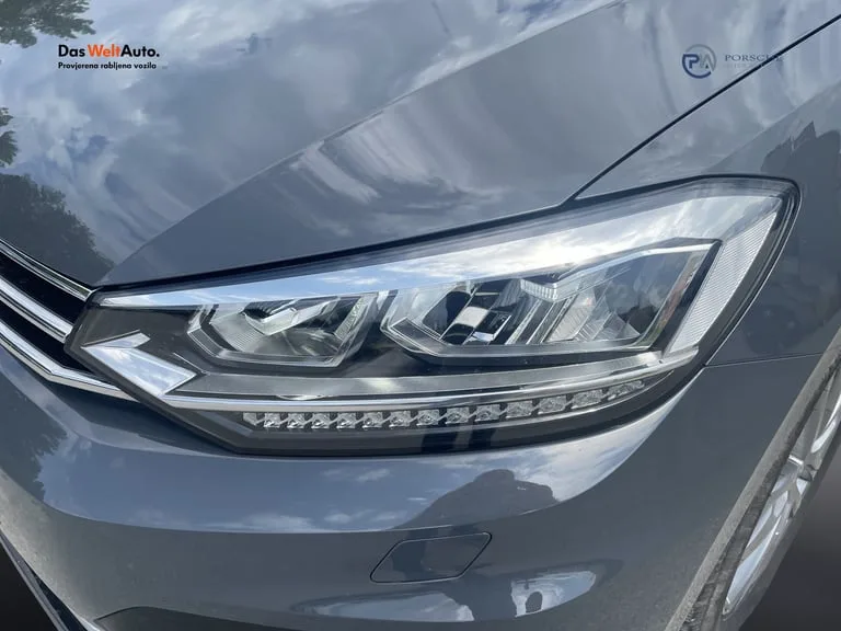 Volkswagen Touran 2022: fotografija 20