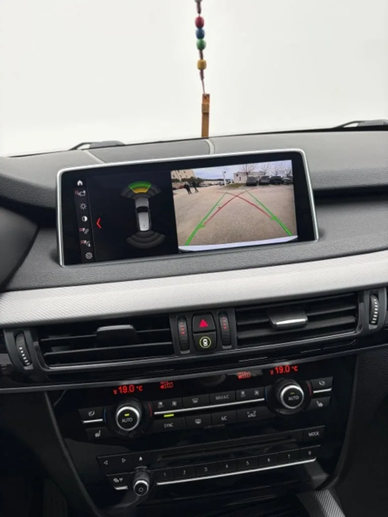 BMW X5 2018: fotografija 11