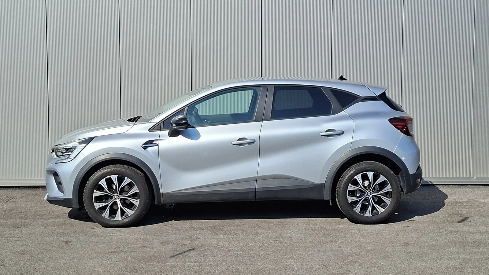 Renault Captur 2022: fotografija 2