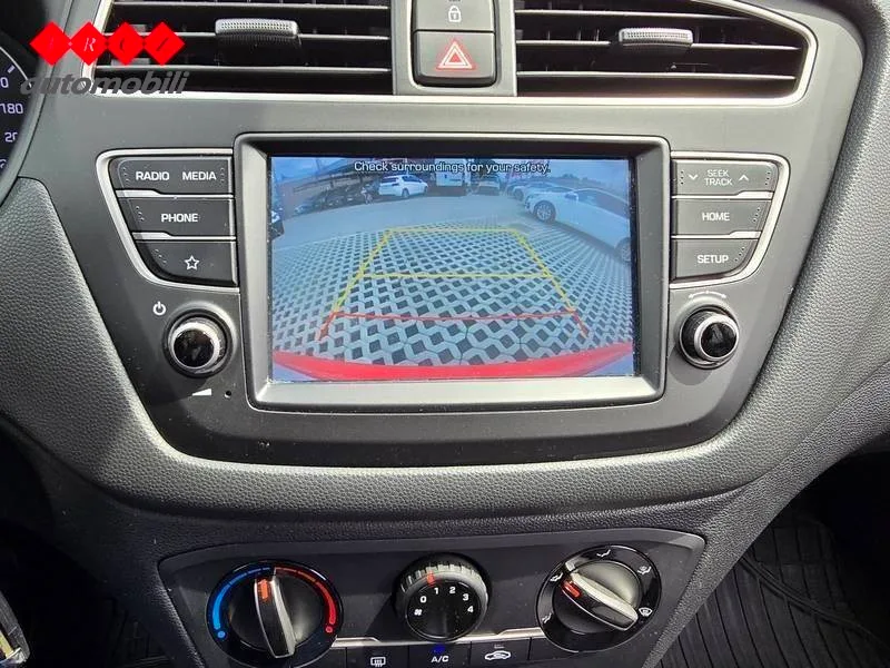 Hyundai i20 2020: fotografija 11