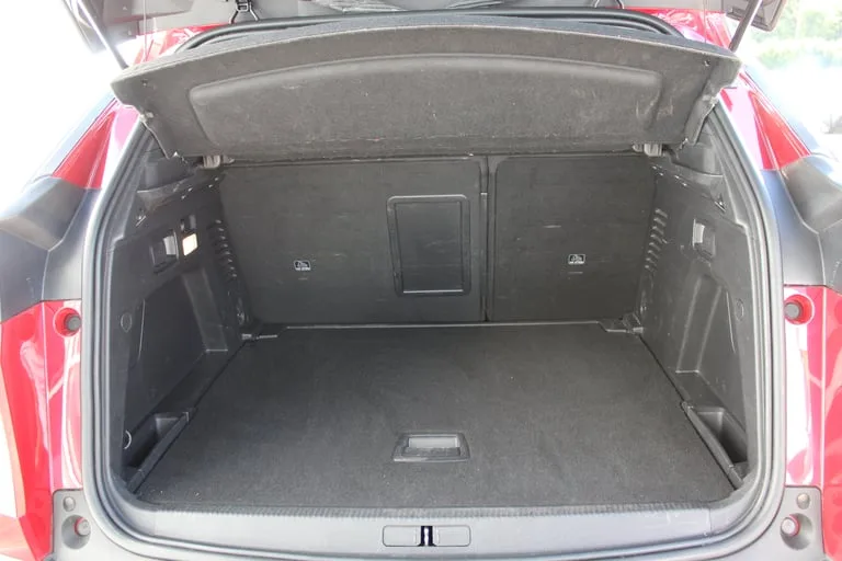 Peugeot 3008 2022: fotografija 15